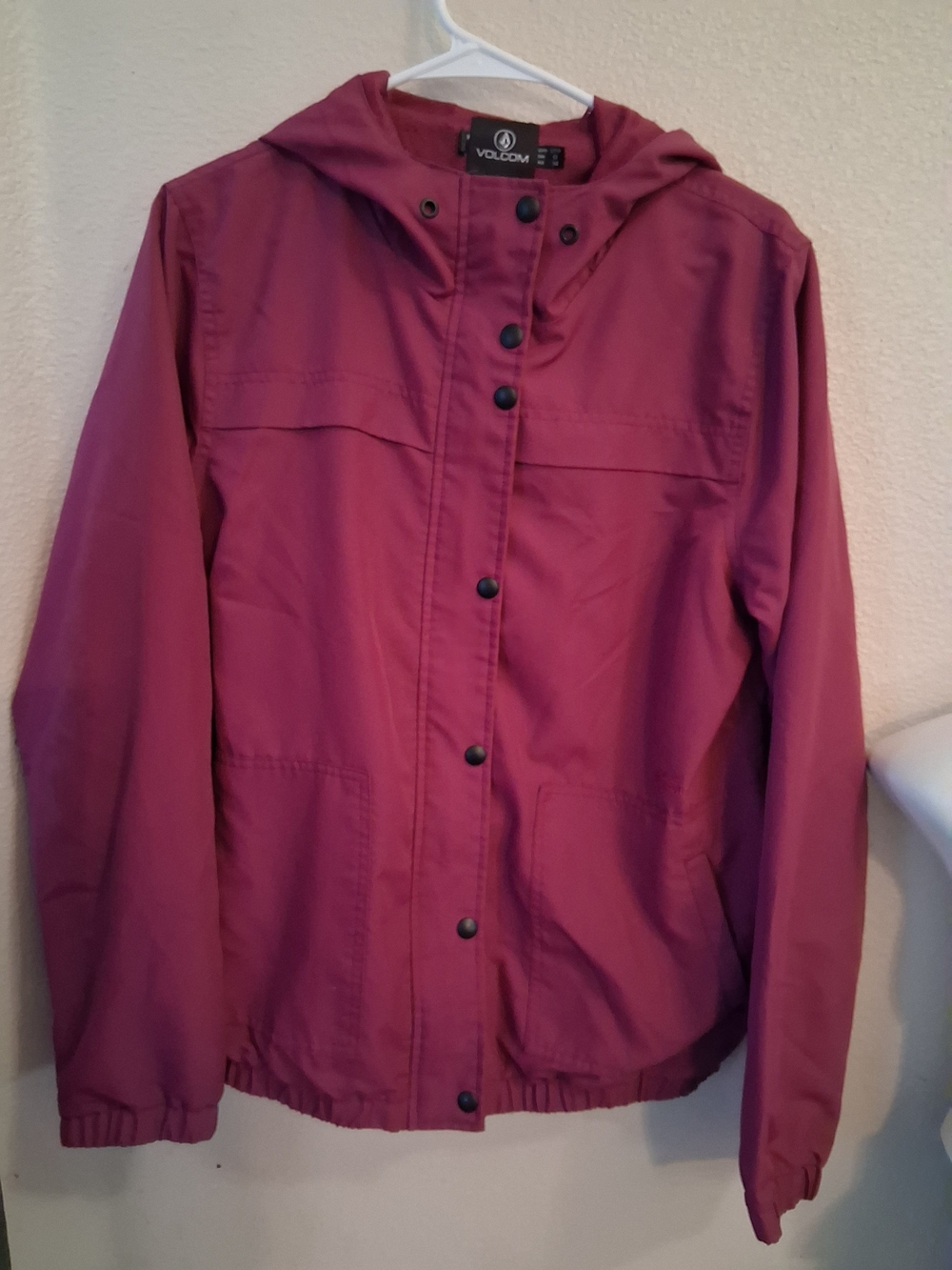 Volcom Sz L Women's Burgandy Hooded Jacket water Resistant
